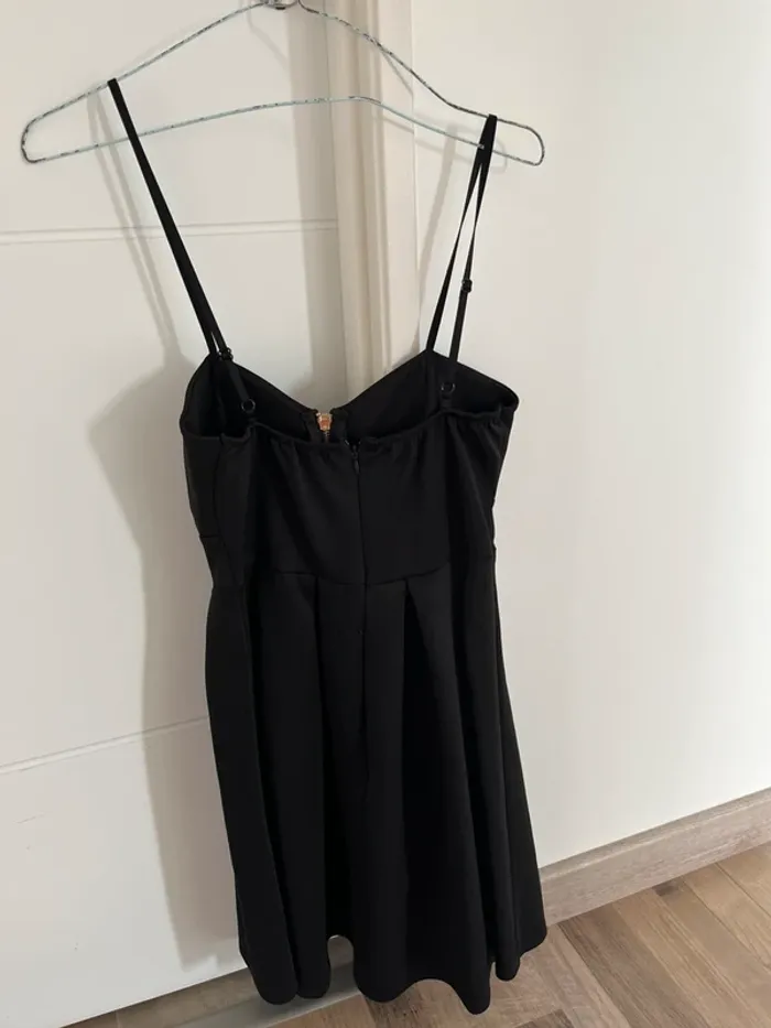 Robe noire - photo numéro 2