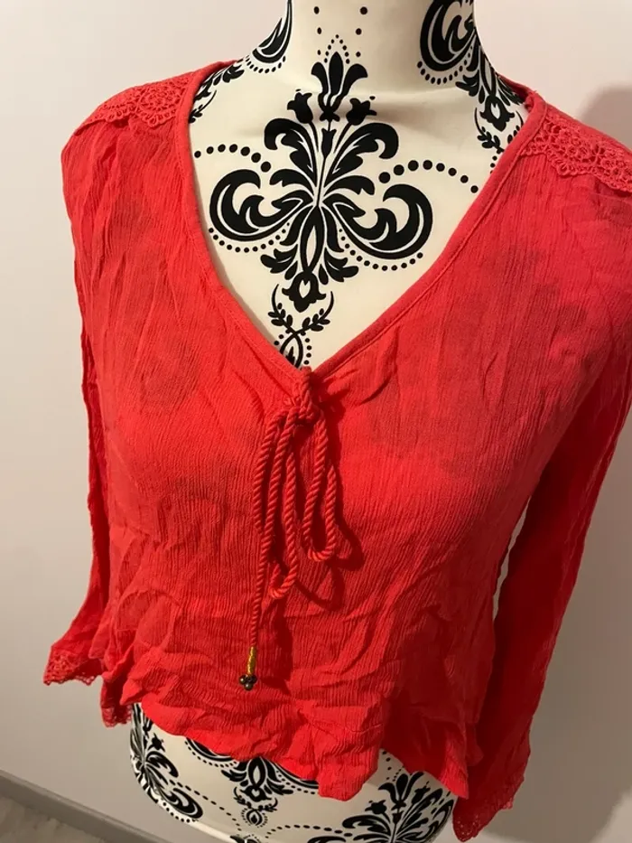 Chemisier blouse Rouge Creeks - Taille 36 - Détails Dentelle - photo numéro 3