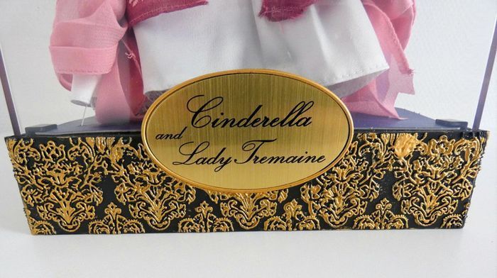 Poupée édition limitée Cendrillon Vs Tremaine fairytale designer - photo numéro 7