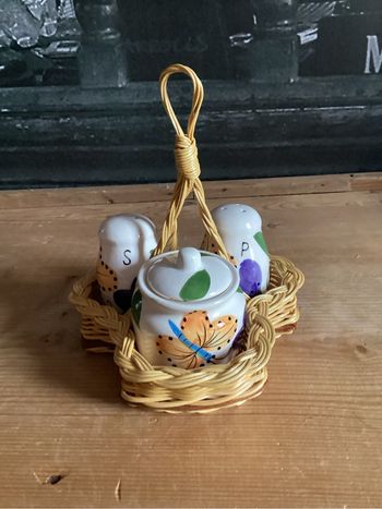 Serviteur moutarde sel et poivre