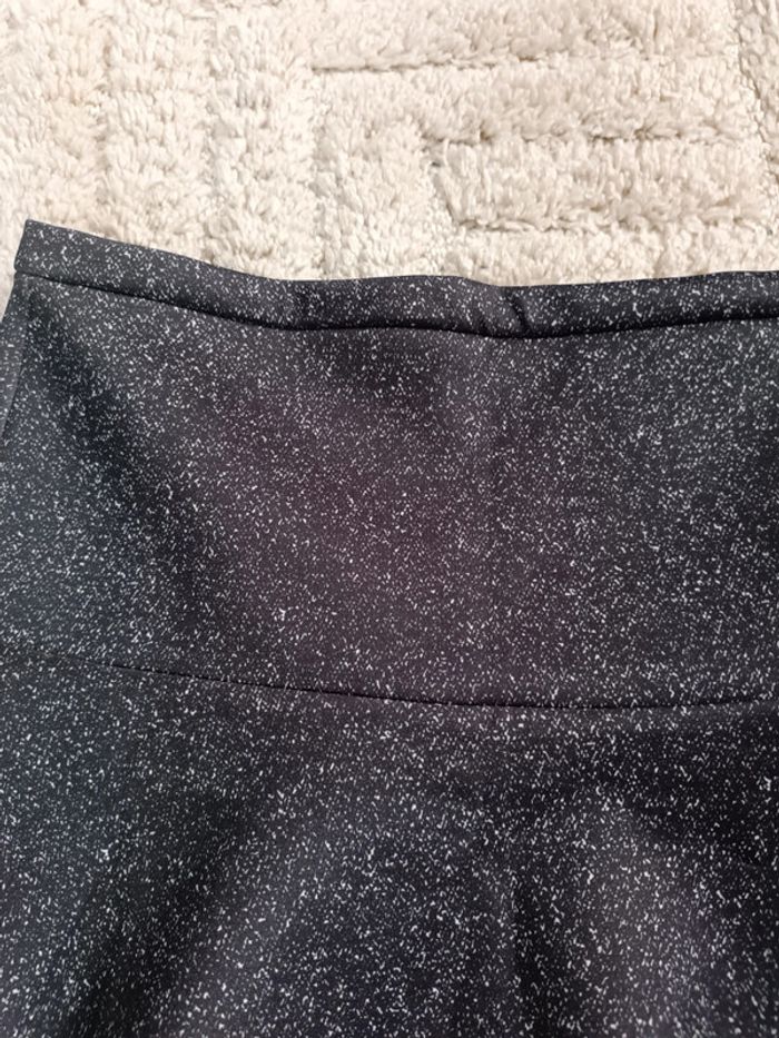 Petite jupe évasée Mango 38 très bon état - photo numéro 2