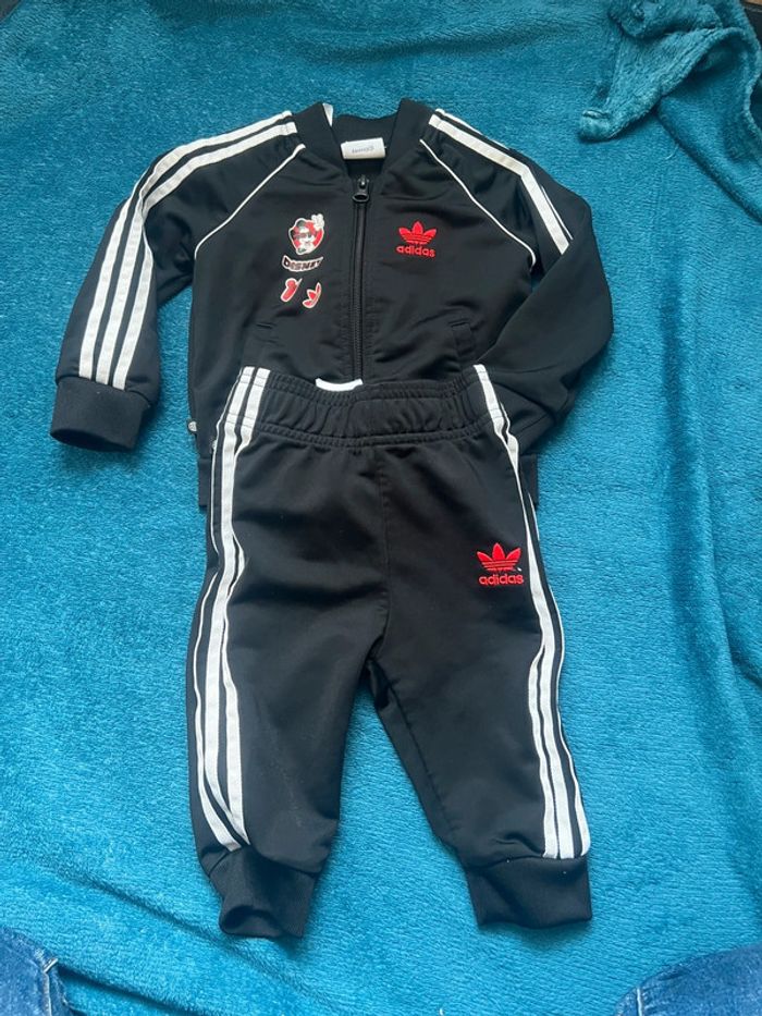 Je semble de survêtement adidas