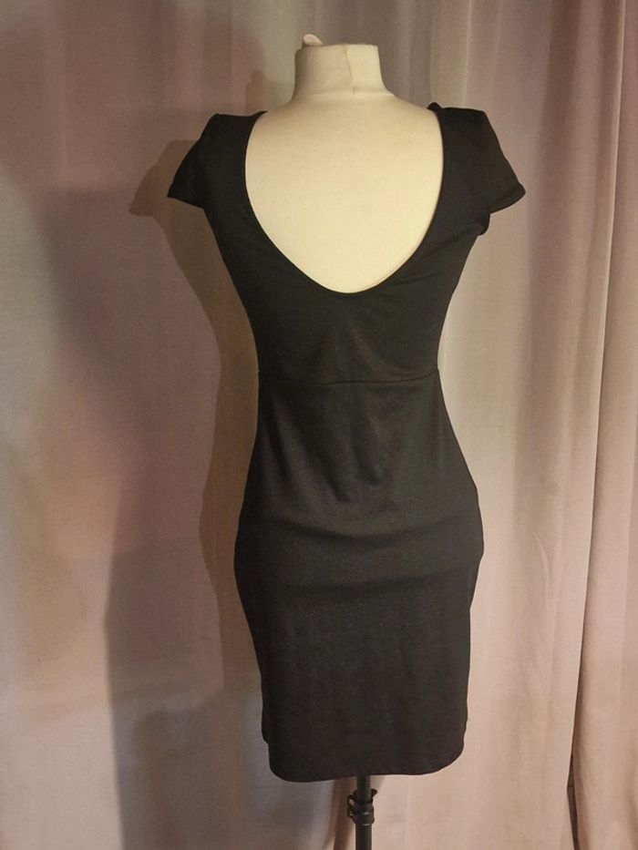 Robe noir - photo numéro 4