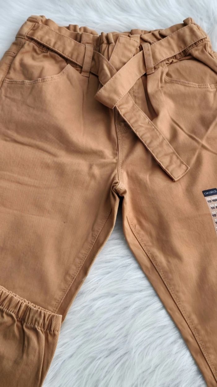 Neuf(non porté) 🏷😍🤩🤎🤎🤎Jeans mom toile 10 ans fille😍🤩🤎🤎🤎 - photo numéro 5