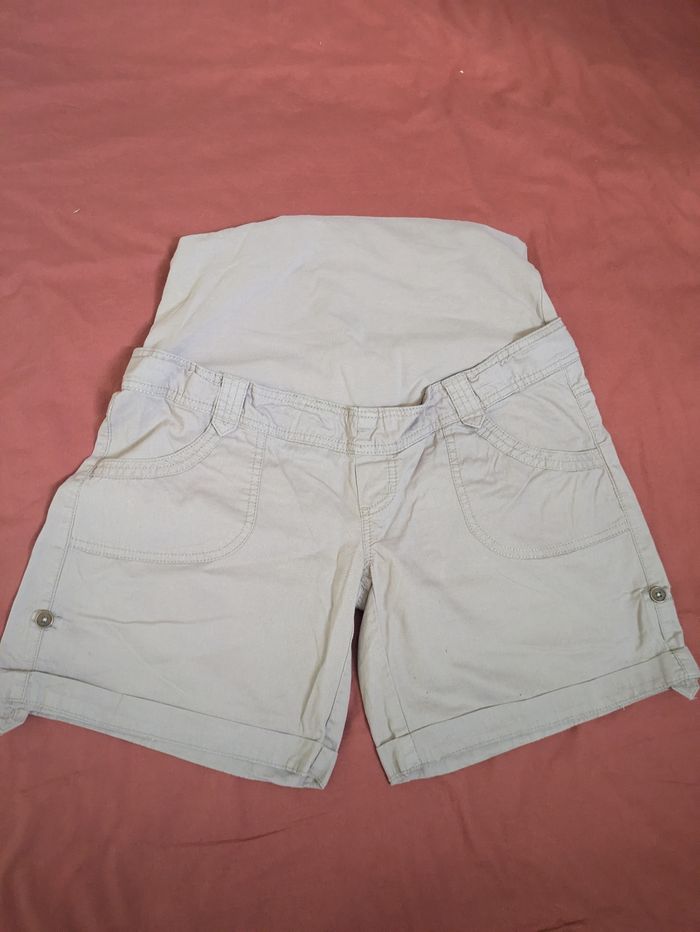 Deux pantalons de  grossesse et un short, taille L - photo numéro 5