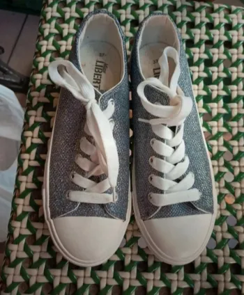 Baskets Miss Liberto taille 37