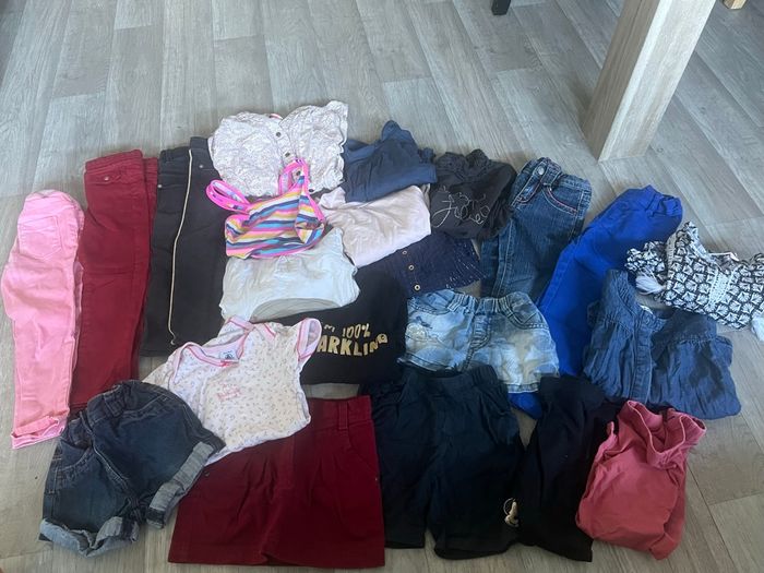 Lot de 22 articles vêtements fille 3 ans