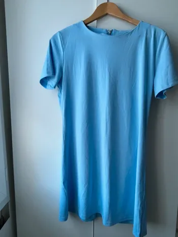 Robe à manche courte