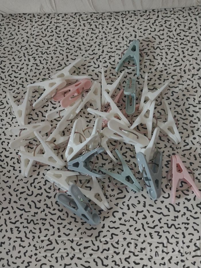 Lot de 30 pinces à linge colorées