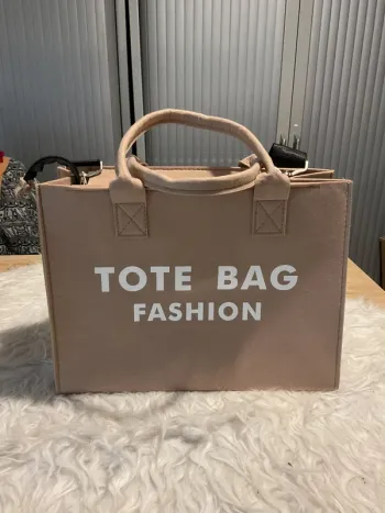 Sac fourre tout « tote bag fashion » neuf