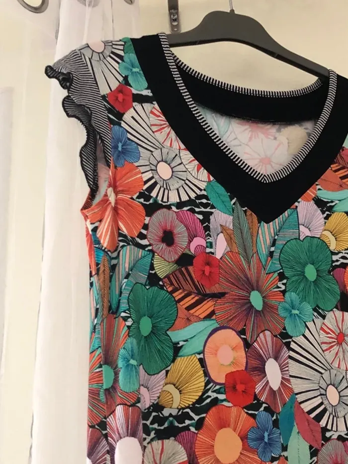 Jolie robe colorée et fleurie T38 - photo numéro 2
