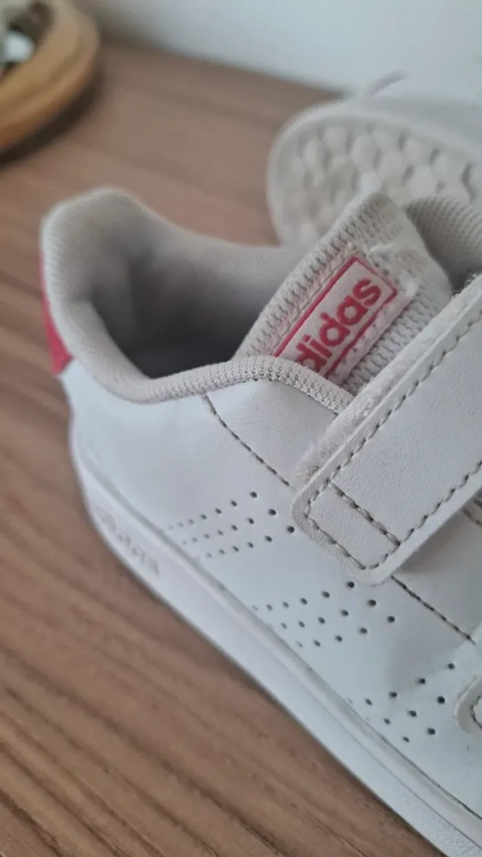 👟 Baskets Adidas à scratch – Confort & style au rendez-vous - photo numéro 4