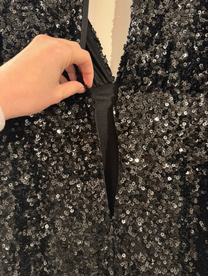 Robe de soirée noire à paillettes - photo numéro 4