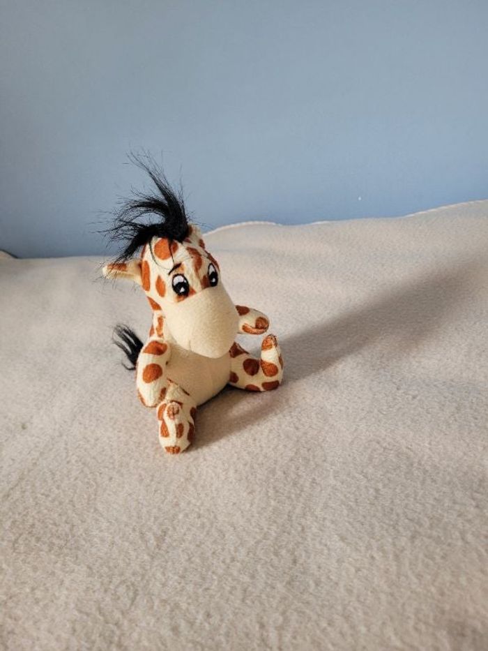 Petite peluche girafe