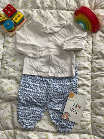 ensemble teeshirt  manches longues blanc et pantalon imprimé bleu 18 mois kiabi