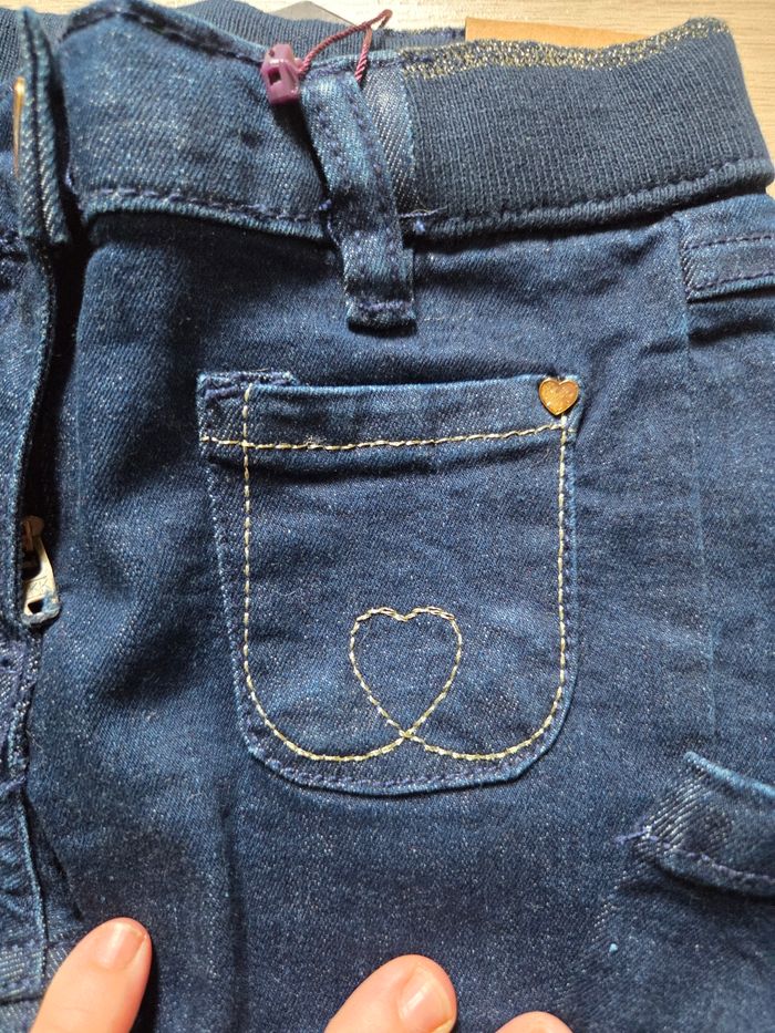 Jeans neuf 4 ans - photo numéro 3