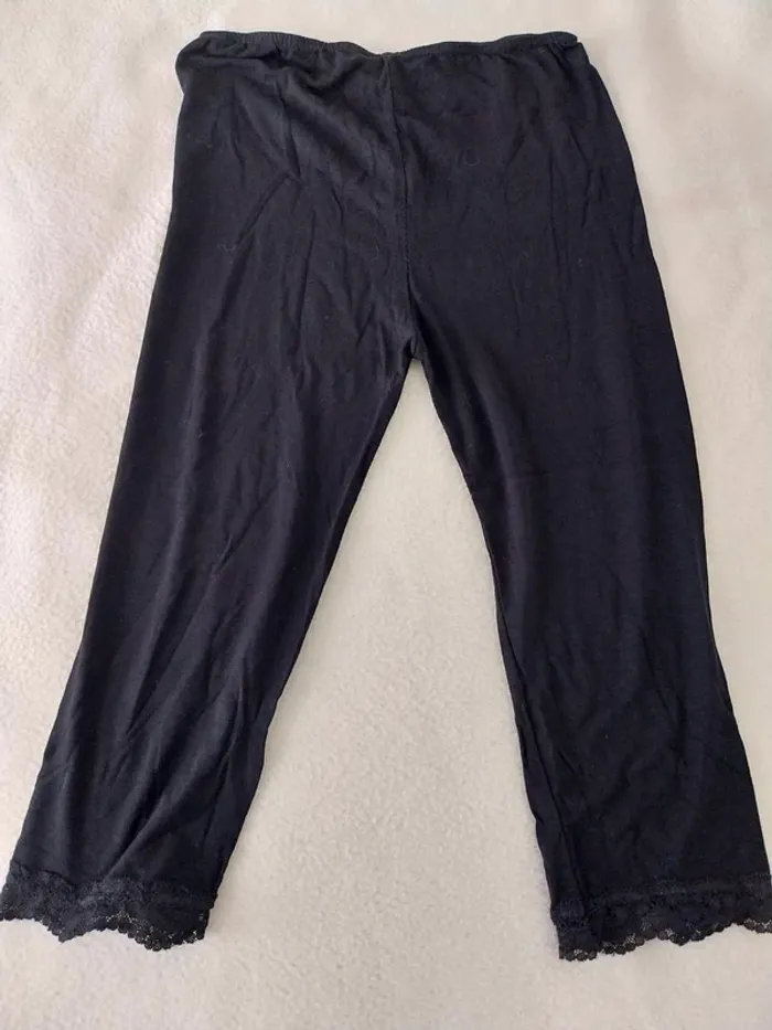 Legging  / corsaire noir avec dentelle sur le bas TU - photo numéro 4