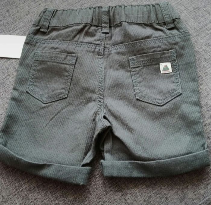 Short 9 mois - photo numéro 2