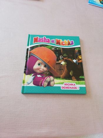 Livre masha et michka. Michka déménage