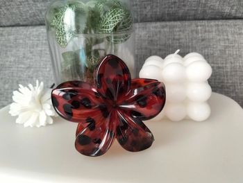 Grosse pince cheveux tachetée caramel fleur de Tiaré