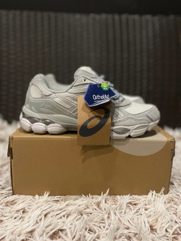 Asics Gel NYC Gris/Blanc - Neuf - photo numéro 4