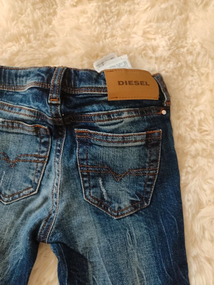 Jean diesel enfant - 4 ans - photo numéro 4