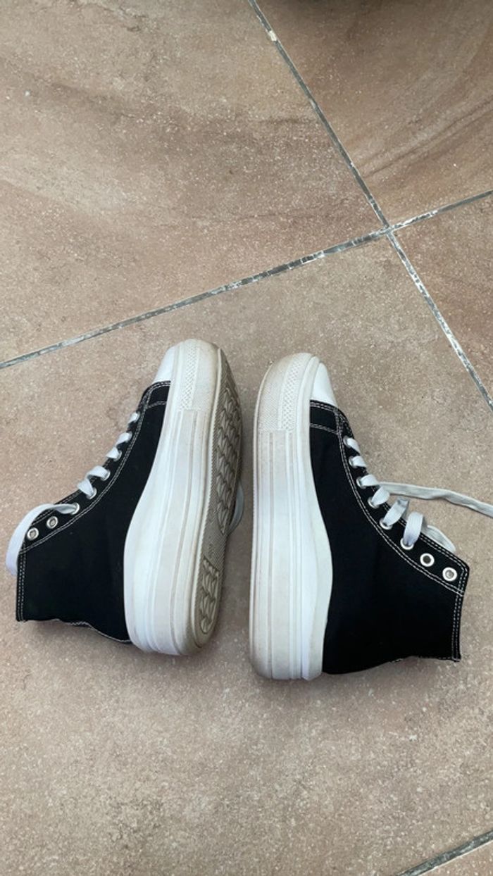 Baskets montantes noires et blanches 37 - photo numéro 2