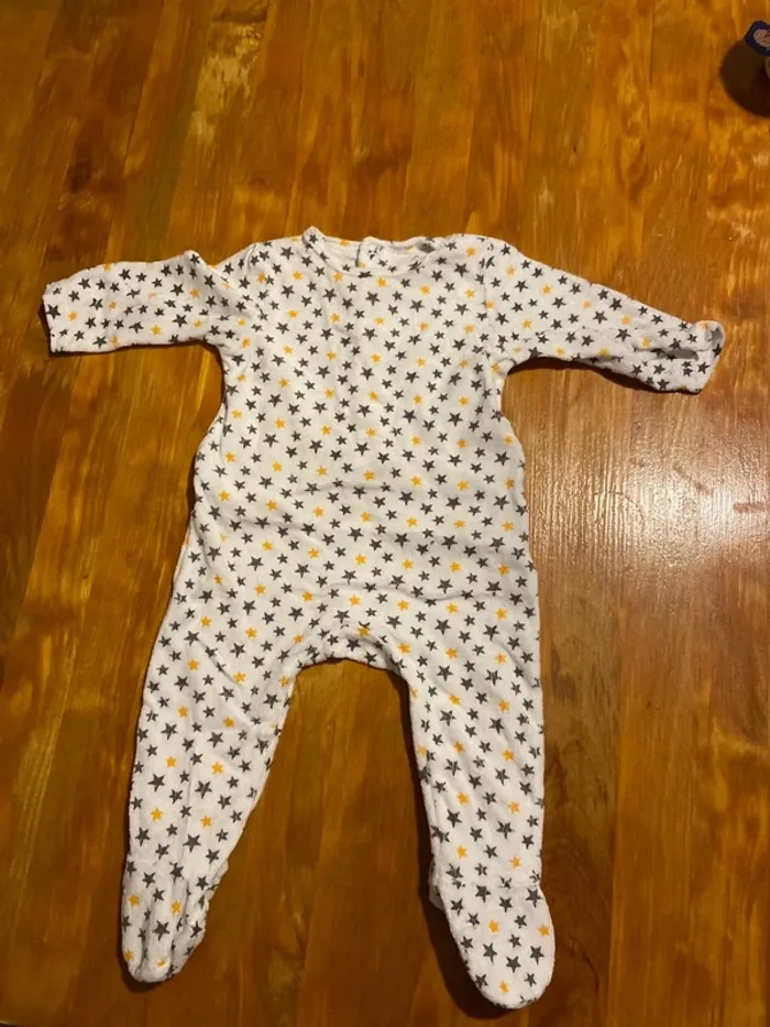 Lot de pyjamas hiver 6mois - photo numéro 3