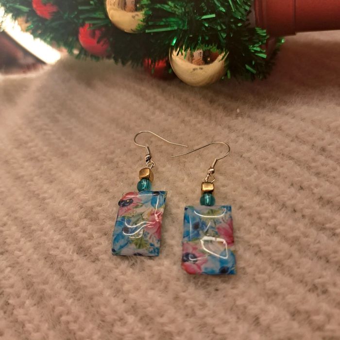 Boucles d'oreilles pendante florale bleu et rose - photo numéro 8