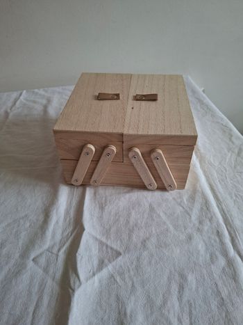 Petite boîte a couture ( ou autre)