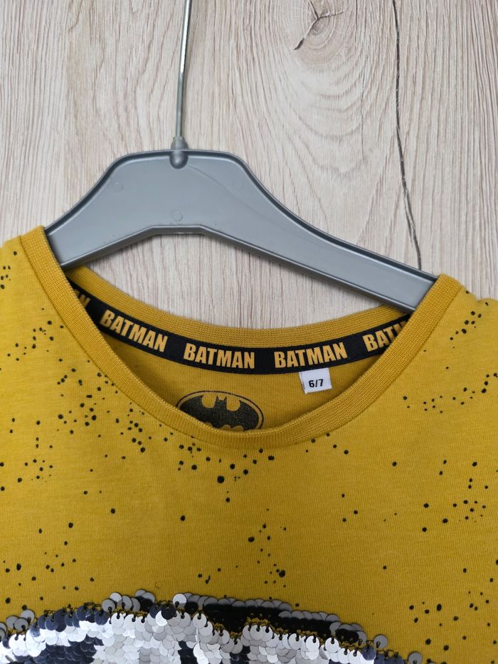 TEE-SHIRT GARÇON BATMAN RÉVERSIBLE CHAUVE-SOURIS COULEUR NOIR ET ARGENTÉ TAILLE 6/7 ANS - photo numéro 5