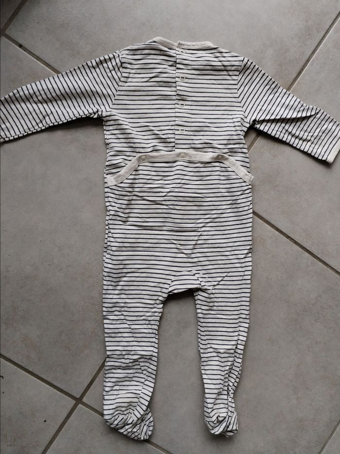 Grenouillère Kiabi, taille 18 mois - photo numéro 2