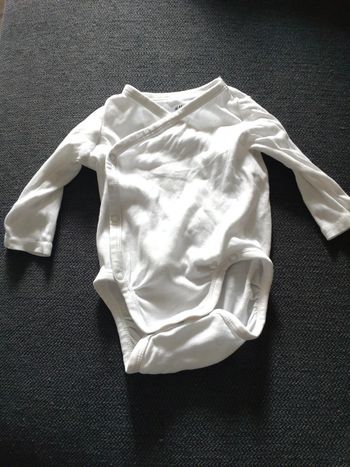 Body H&M taille 3 mois