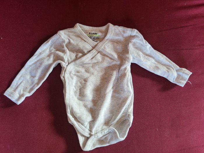Lot 3 pyjamas et 3 bodies taille naissance - photo numéro 3