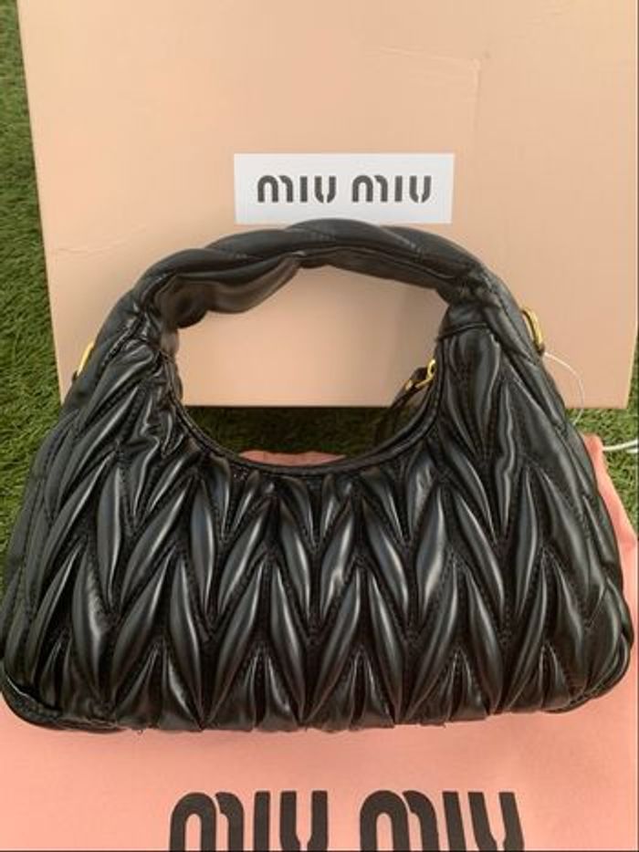 Sac Miu Miu – Cuir matelassé noir – État neuf - photo numéro 2