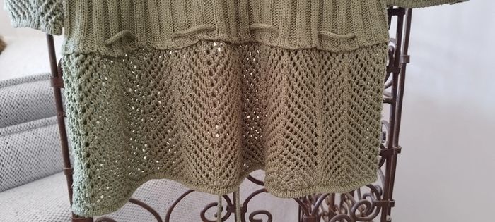 Haut kaki léger manches 3/4. Très bon état. Taille 40 - photo numéro 5