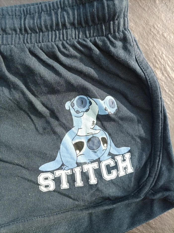 Joli short Stitch taille M (40-42) - photo numéro 2