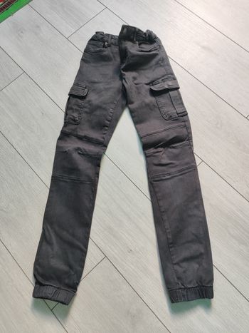 Pantalon cargo en 10 ans