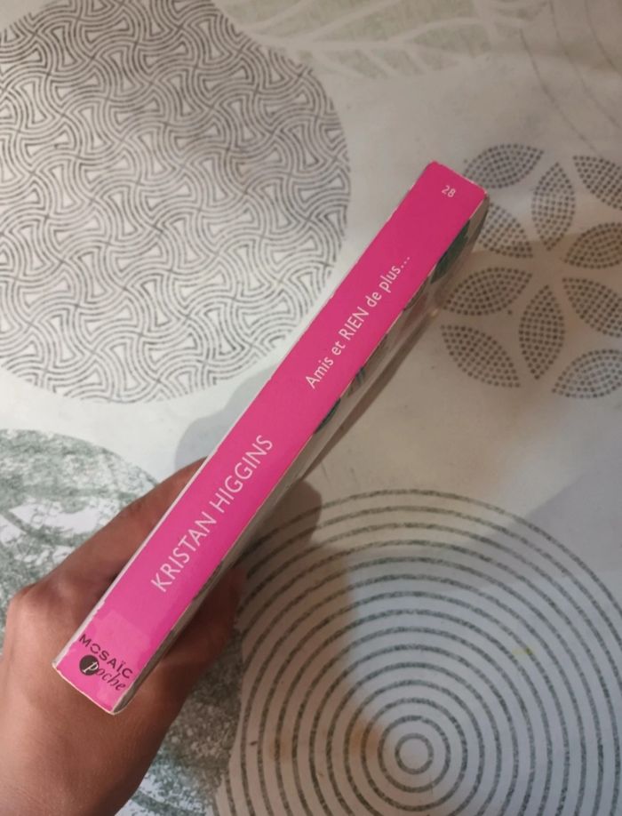 Livre " Amis Et RIEN De Plus " de Kristan Higgins 🌞🌷 - photo numéro 2