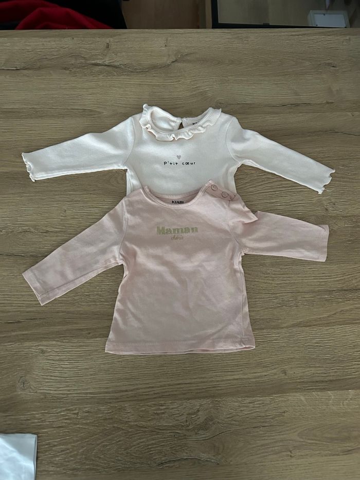 Lot 2 pulls bébé fille taille 3 mois Kiabi