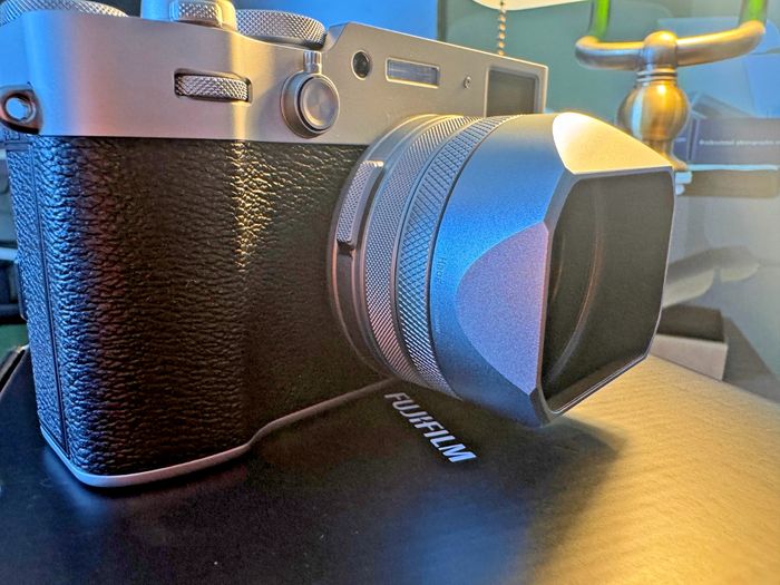 Fujifilm X100VI + boîte et accessoires (argent) - photo numéro 3