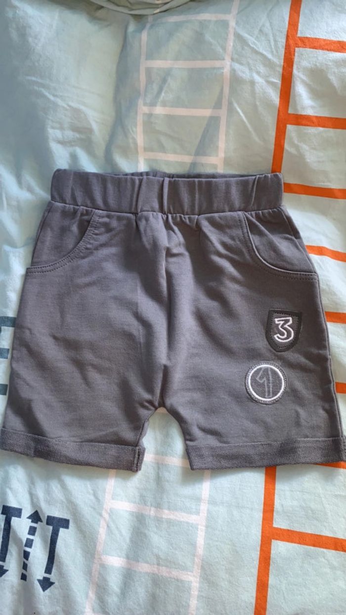 Short baggy orchestra