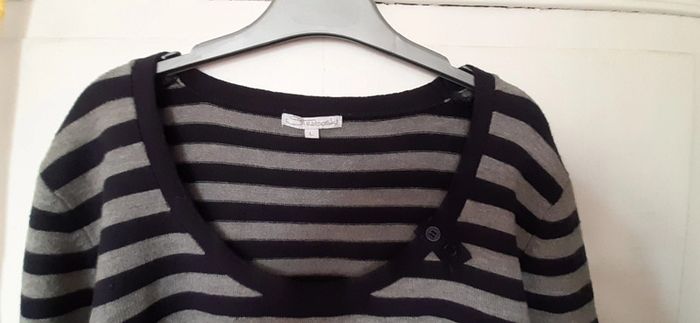 Pull court col rond rayé gris violet foncé - photo numéro 4
