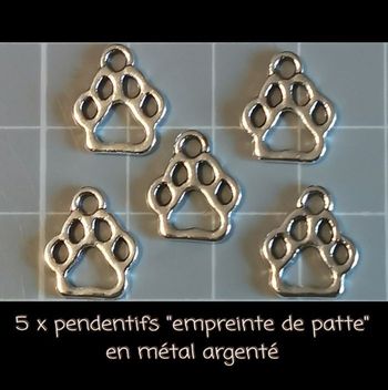 5 x pendentifs "empreinte de patte" en métal argenté