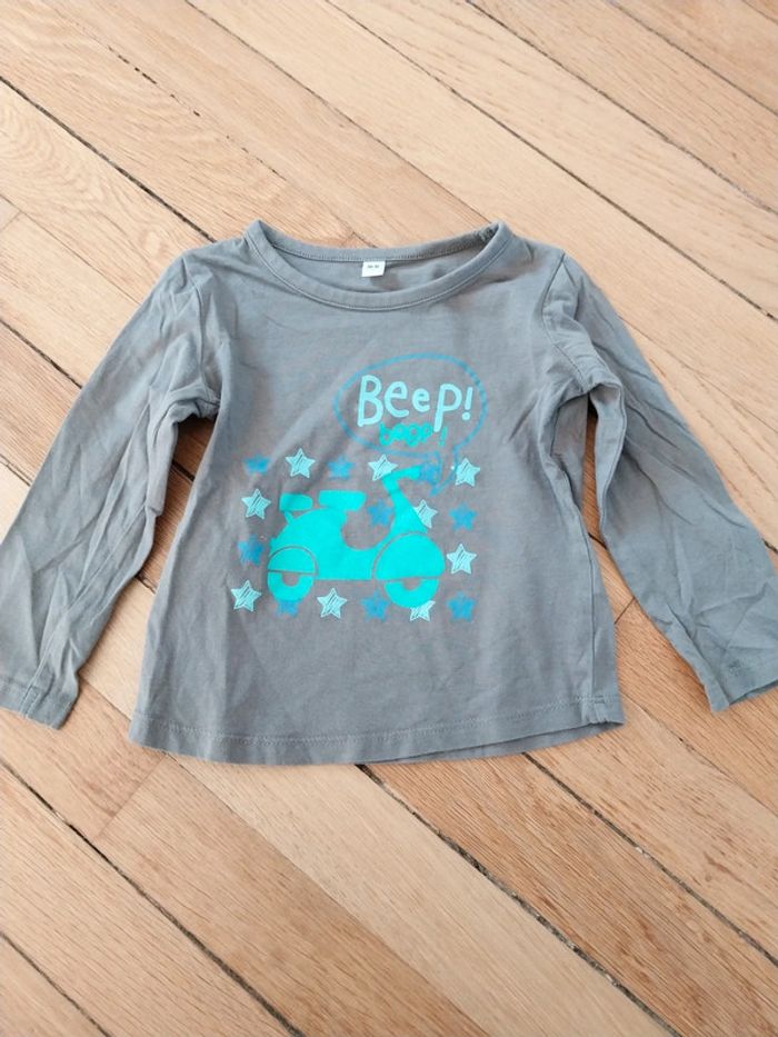 T-shirt gris avec scooter (36M)