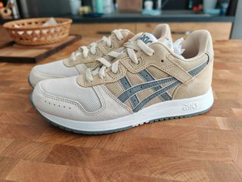 Asics 37, lyte classic, en cuir. Neuve