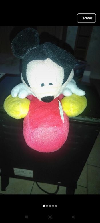Très belle peluche Mickey j39