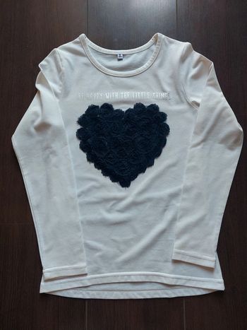 T-shirt manches longues avec un coeur
