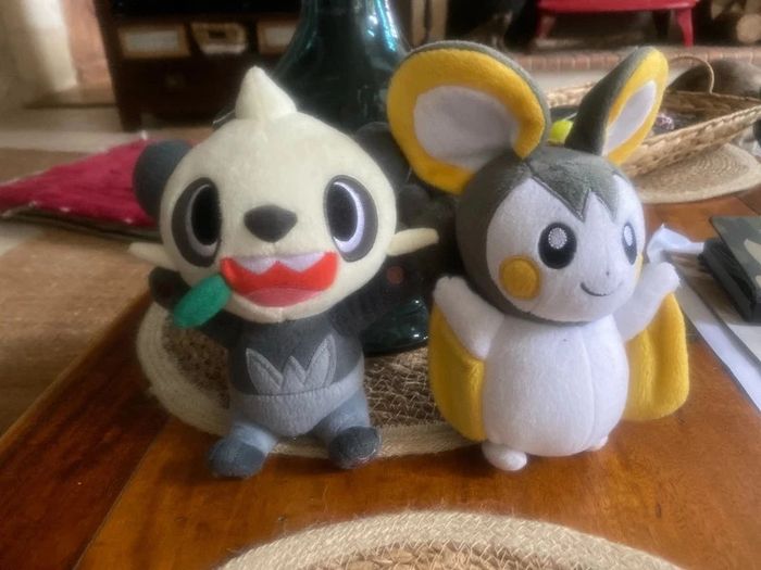 Lot peluches Pokémon