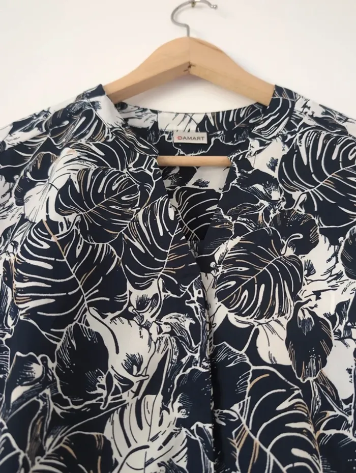 Blouse légère et fluide bleu marine imprimé tropical casual chic Damart taille 38 - photo numéro 6